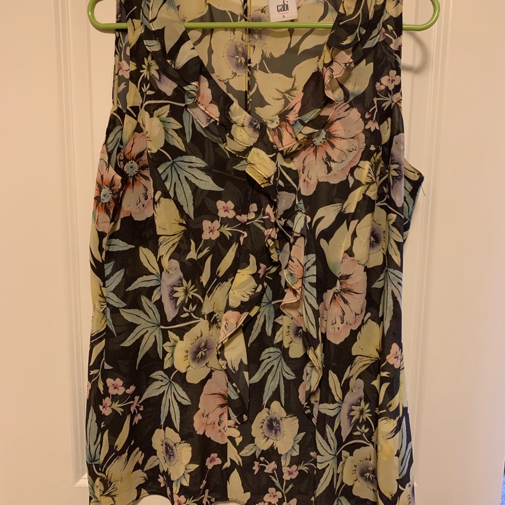 EUC CABI FLORAL RUFFLE TANK